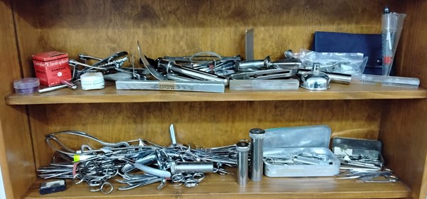 Lot 1467 - VINTAGE SURGICAL EQUIPMENT