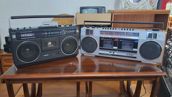 Lot 24 - PORTABLE STEREOS