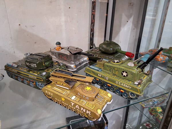 Lot 1525 - MILITARY TINPLATE TANKS