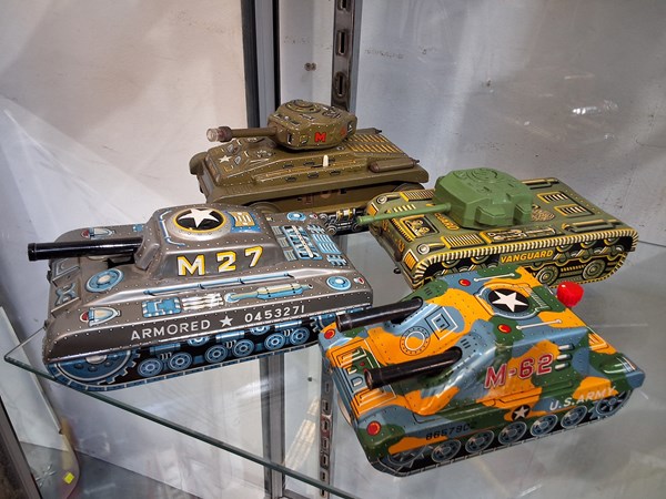 Lot 1529 - Quantity of tinplate tanks including Japanese...