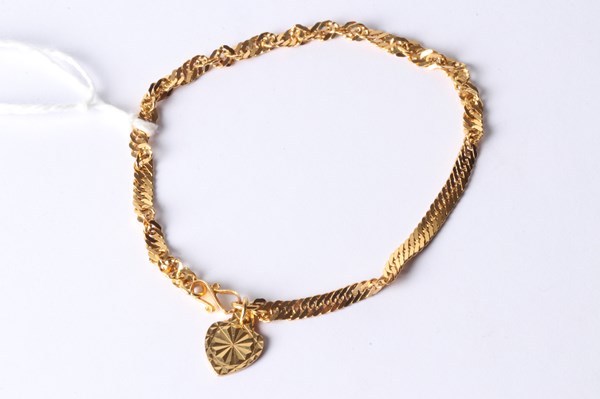 Lot 1054 - GOLD BRACELET