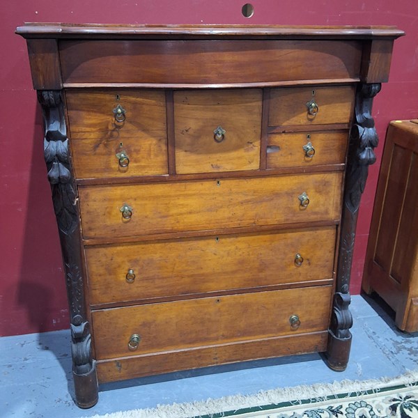 Lot 47 - CHEST OF DRAWERS