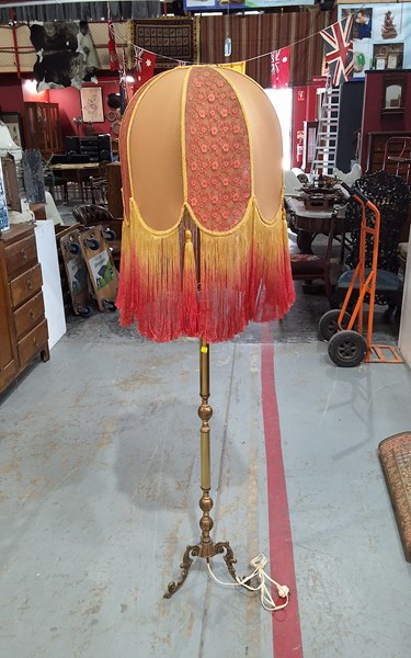 Lot 51 - STANDARD LAMP