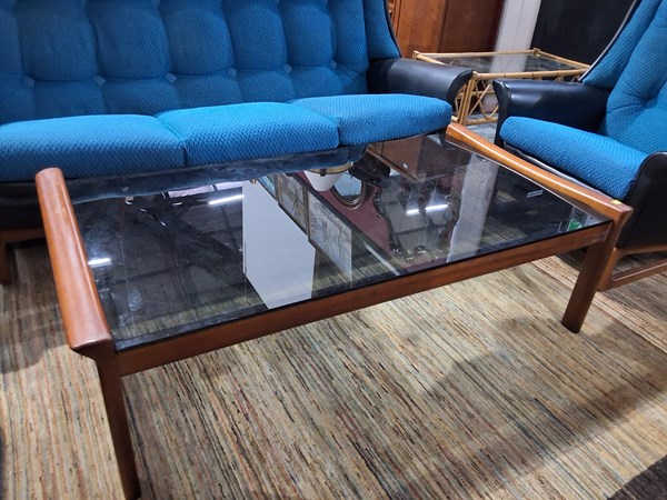 Lot 130 - COFFEE TABLE