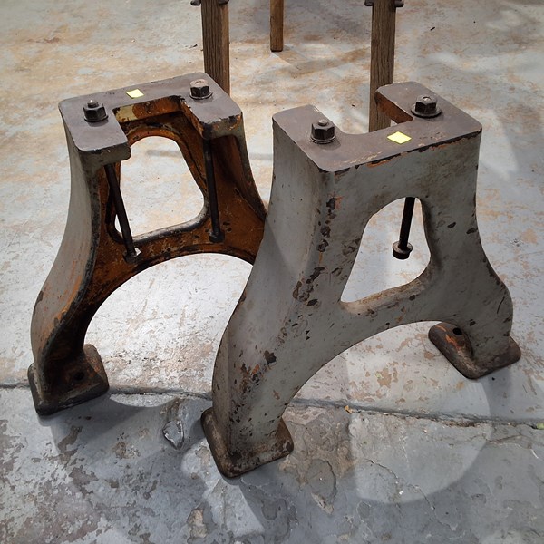 Lot 361 - TABLE LEGS