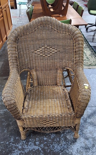 Lot 13 - ARMCHAIR