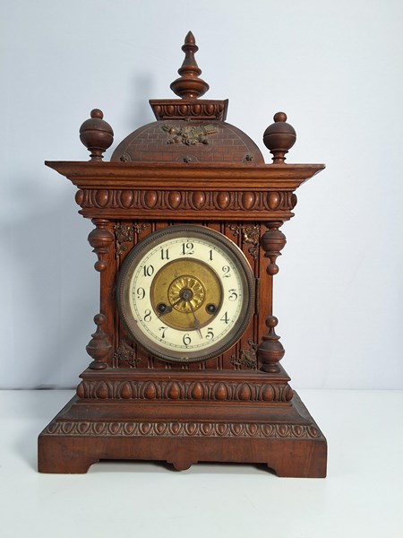 Lot 1310 - MANTEL CLOCK