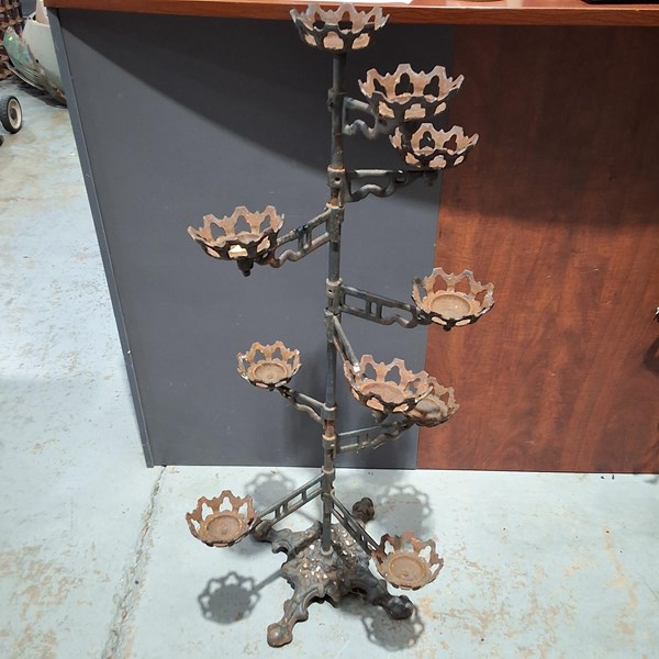 Lot 355 - PLANTER STAND