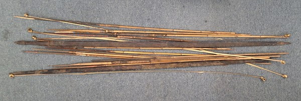 Lot 1475 - BOWS & ARROWS