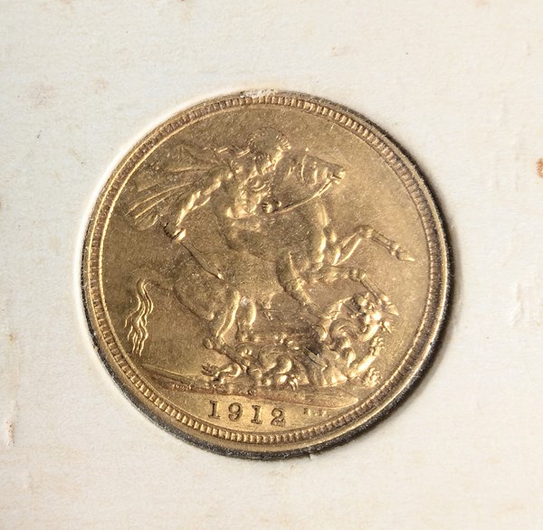 Lot 1083 - GOLD SOVEREIGN