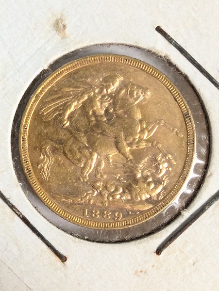 Lot 1085 - GOLD SOVEREIGN