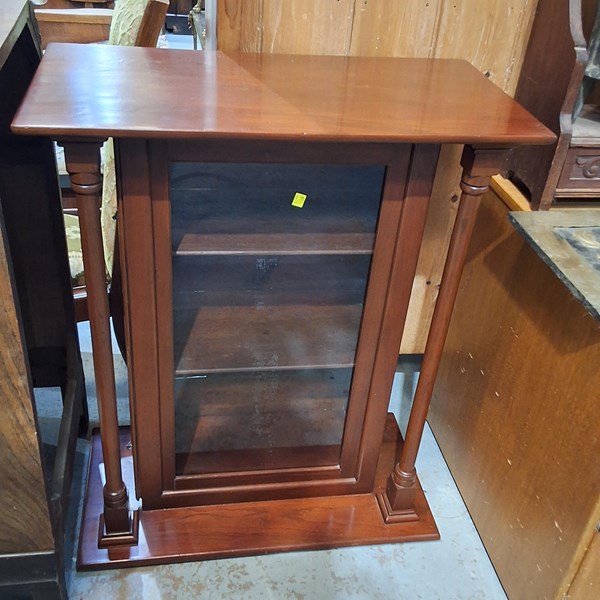 Lot 342 - DISPLAY CABINET