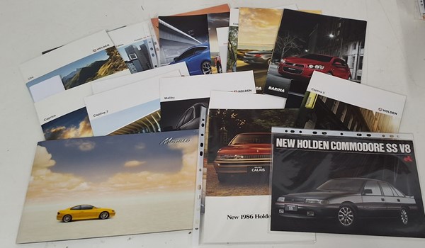 Lot 1267 - HOLDEN BROCHURES