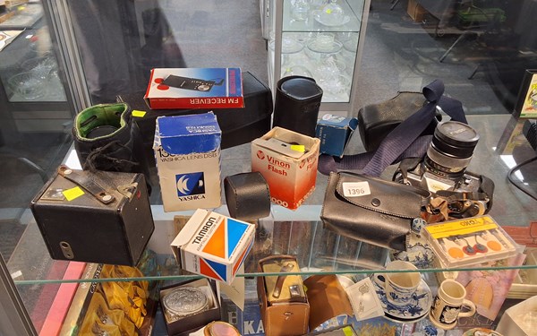 Lot 1396 - CAMERAS & ACCESSORIES