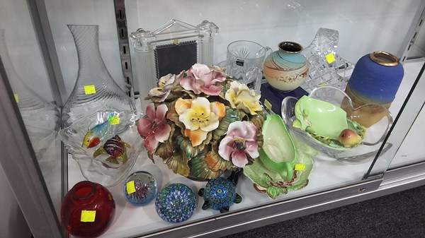 Lot 1423 - GLASS AND CHINAWARE