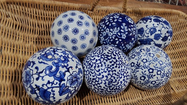 Lot 143 - PORCELAIN BALLS