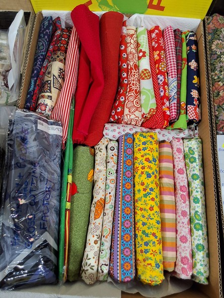 Lot 1465 - VINTAGE FABRICS