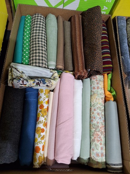 Lot 1462 - VINTAGE FABRICS