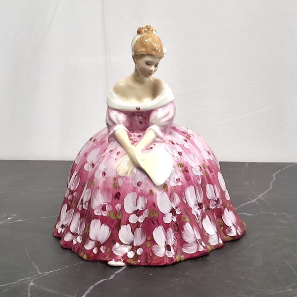 Lot 1207 - ROYAL DOULTON