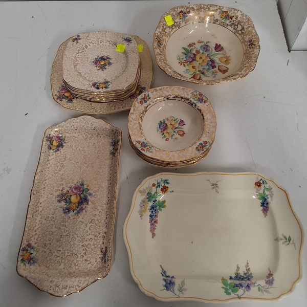 Lot 1366 - VINTAGE CHINA