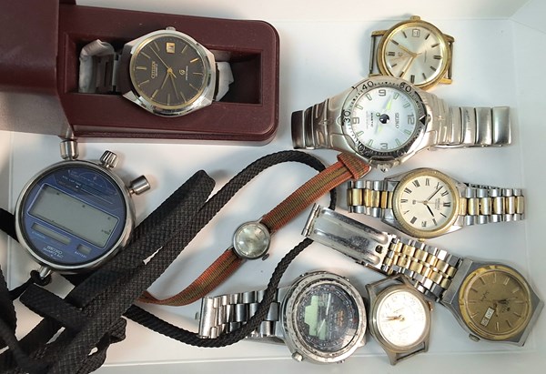 Lot 1095 - WATCHES