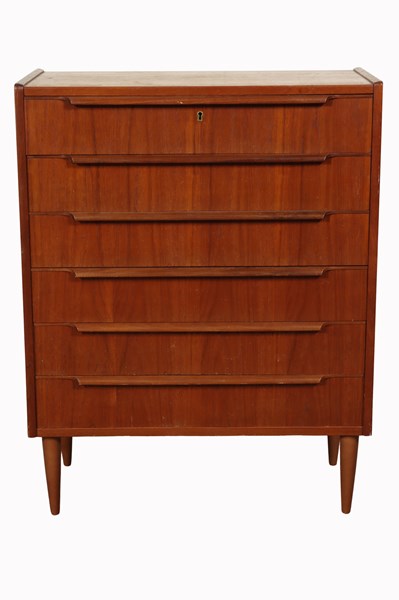 Lot 7 - TALLBOY CHEST OF DRAWERS