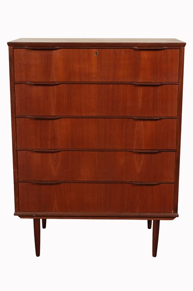 Lot 67 - TALLBOY CHEST OF DRAWERS