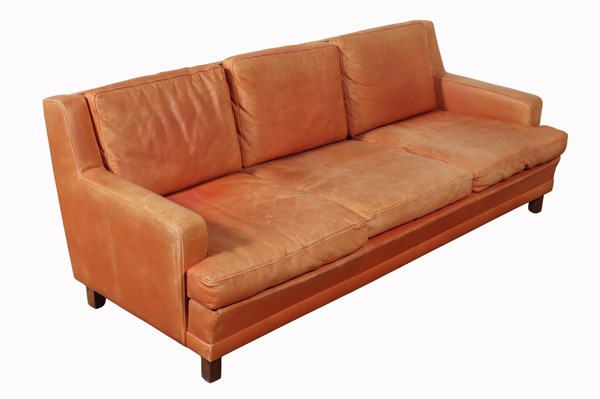 Lot 12 - DANISH LEATHER LOUNGE