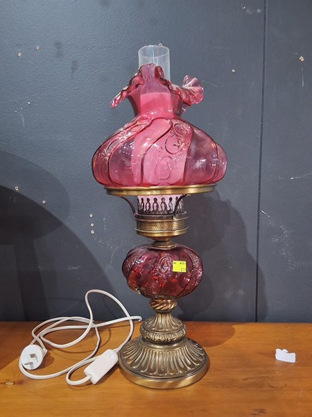 Lot 161 - TABLE LAMP