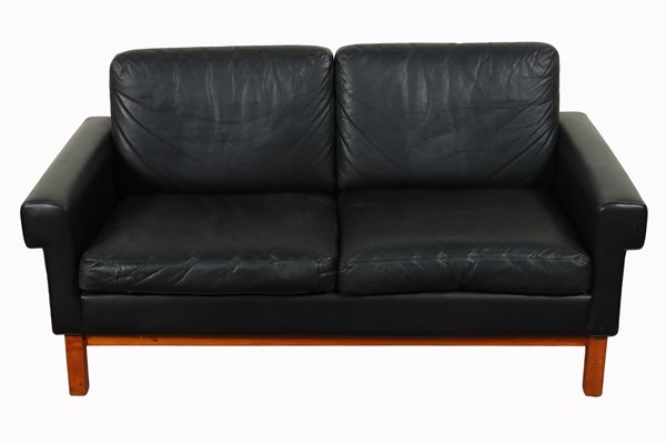 Lot 3 - GOTLAND LEATHER LOUNGE