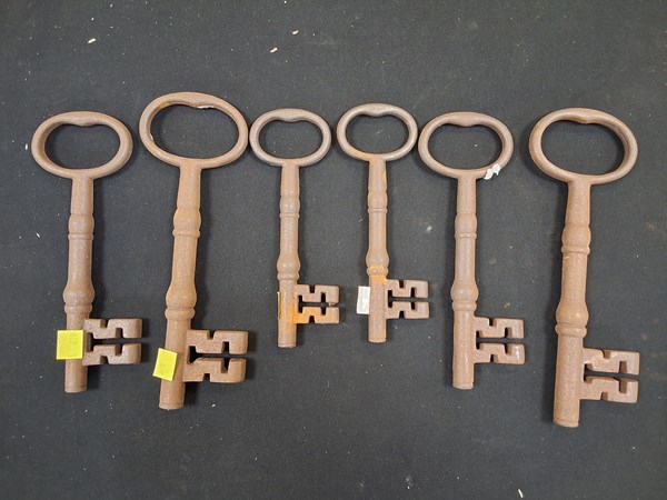 Lot 1308 - KEYS