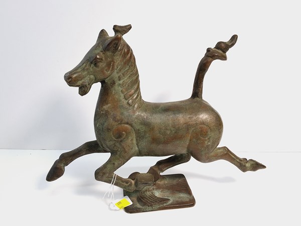 Lot 1112 - HORSE FIGURE