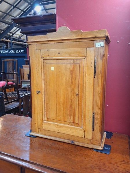 Lot 85 - CABINET