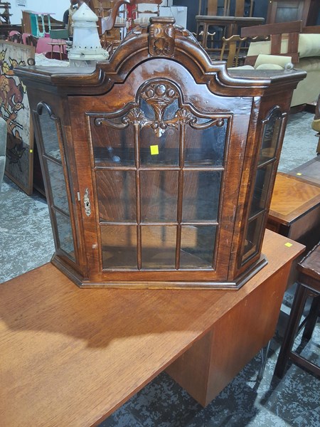 Lot 571 - DISPLAY CABINET