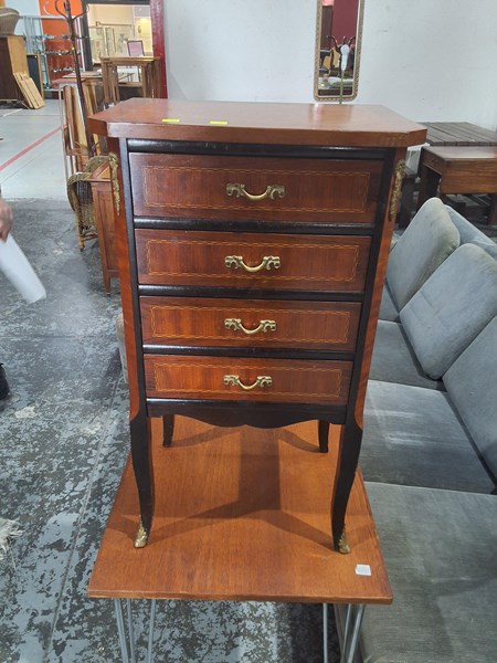 Lot 145 - BEDSIDE