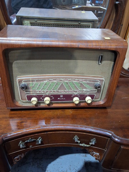 Lot 149 - MANTEL RADIO