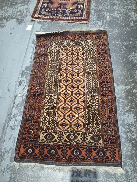 Lot 109 - RUG