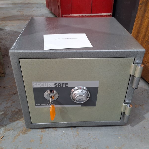 Lot 551 - WALL SAFE