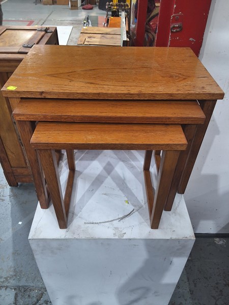 Lot 446 - NEST OF TABLES