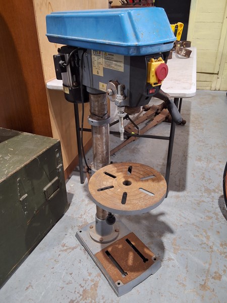 Lot 506 - DRILL PRESS