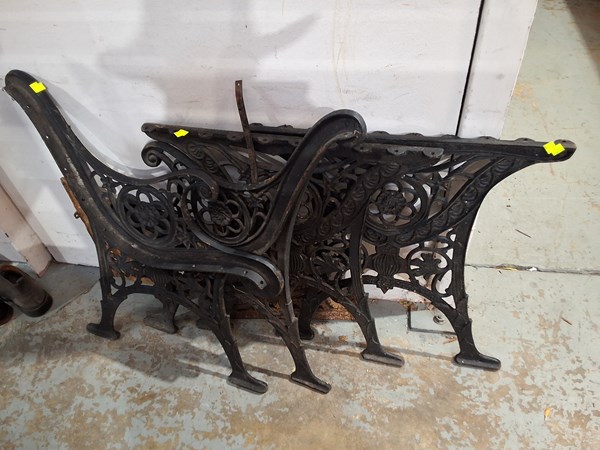 Lot 346 - CAST IRON