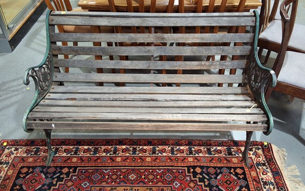 Lot 418 - GARDEN BENCH