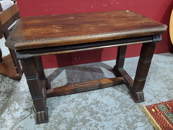 Lot 133 - ENTRANCE TABLE