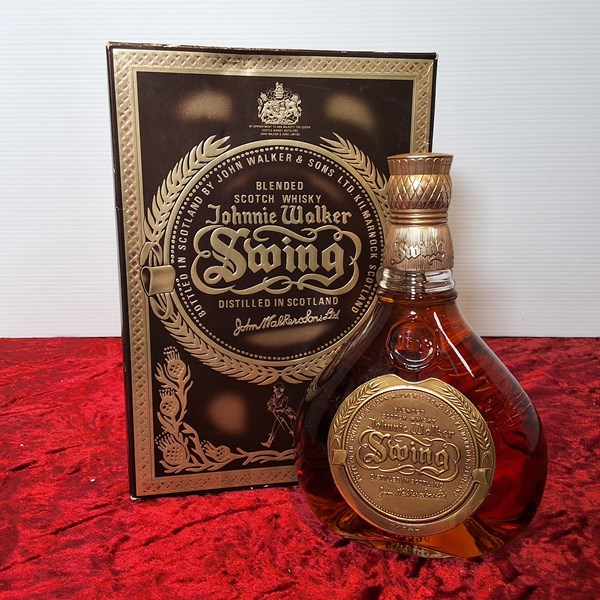 Lot 128 - JOHNNIE WALKER SWING WHISKY