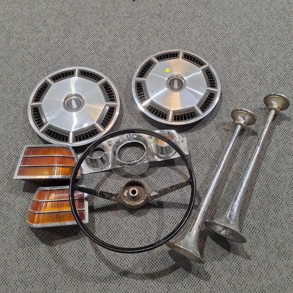 Lot 461 - HOLDEN PARTS