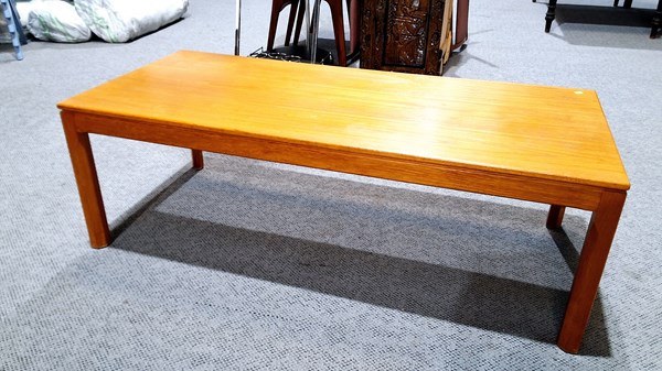 Lot 13 - COFFEE TABLE