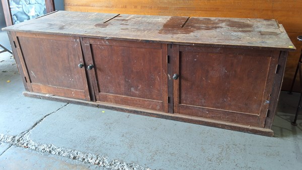 Lot 467 - SHOP CABINET