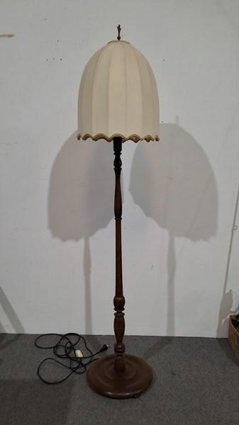 Lot 408 - STANDARD LAMP