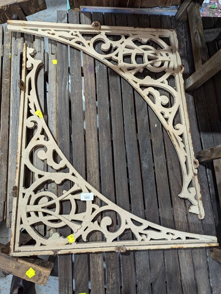 Lot 560 - ARCHITECTURAL FRETWORK