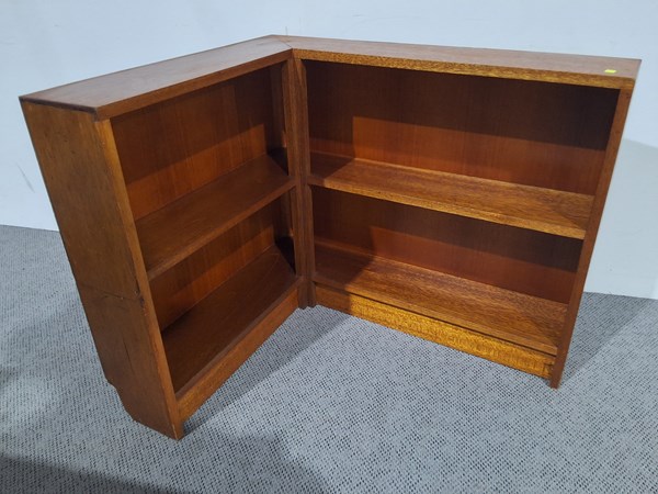 Lot 475 - CORNER BOOKSHELF